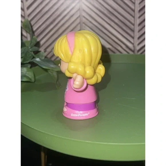 Fisher Price Little People airplane passenger girl pink flowers backpack EMMA - Picture 2 of 6